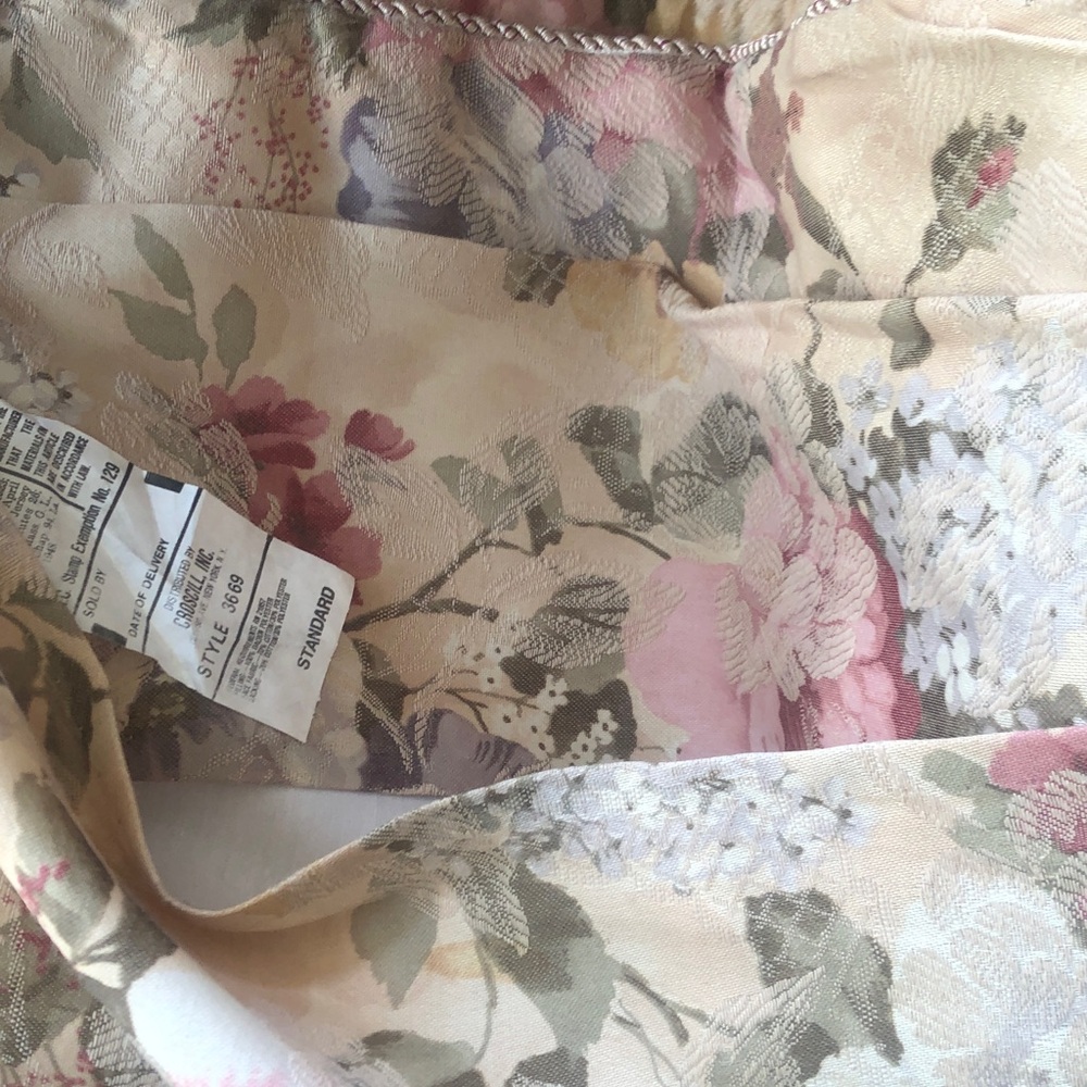Cotswold by Croscill 2 rose jacquard standard 27” x 21” slip pillow covers EUC - Picture 7 of 7